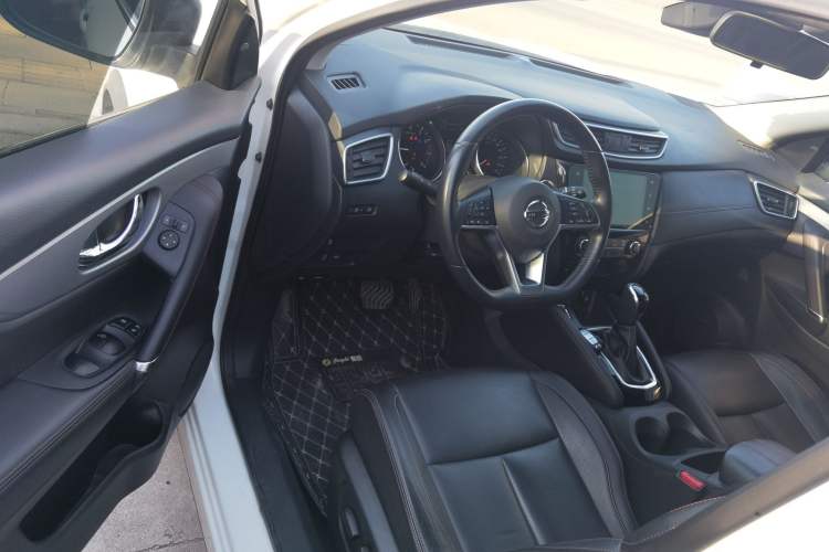 Used Nissan Qashqai 2021 2.0L CVT Luxury Edition Driver Seat