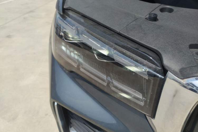 Used Geely Auto Monjaro L 2024 2.0TD High-Power Automatic Two-Wheel Drive Yunqi Version Right Front Headlight