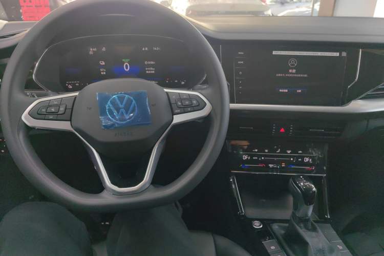 Used Volkswagen Passat New Energy 2025 430 PHEV Hybrid Business Edition Center Console