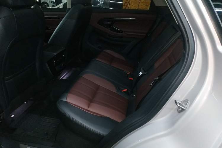 Used Land Rover Range Rover Evoque 2021 Range Rover Velar 249 PS R-Dynamic S Performance Edition
