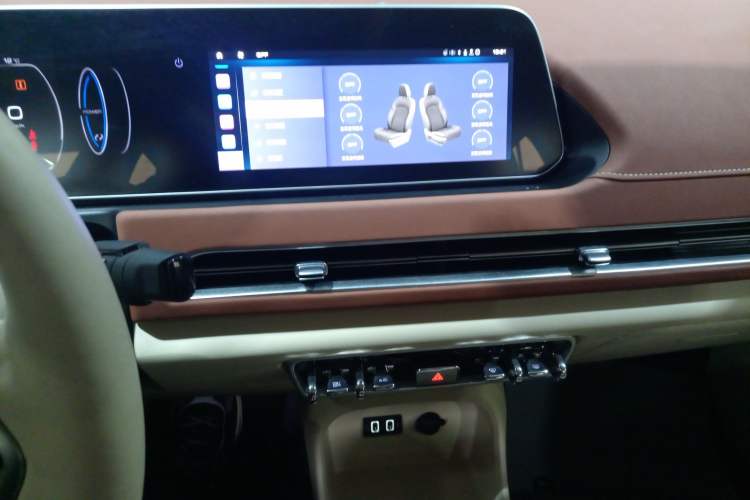 Used ORA Good Cat 2022 400km Standard Range Premium Version Lithium-Ion Battery