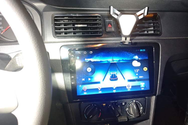 Used Volkswagen Santana 2015 1.6L Manual Fashion Edition Audio And AC Panel