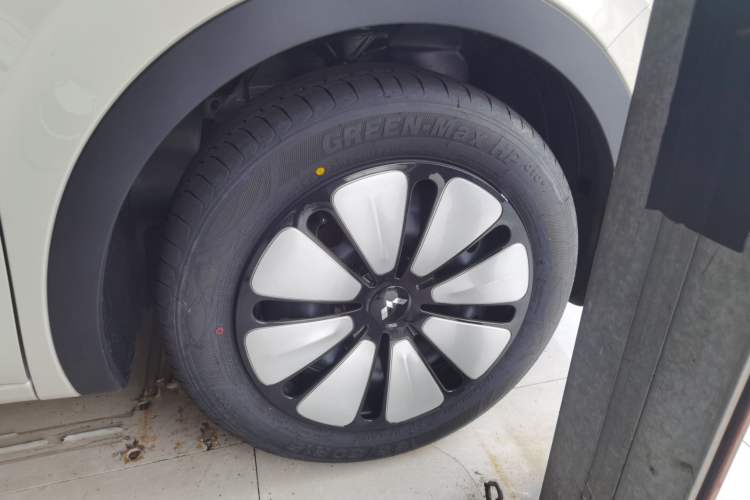 Used Wuling Bingo 2024 333 km Enjoyment Version
