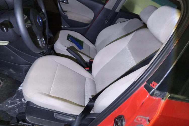 Used Volkswagen Polo 2011 1.6L Manual ZhiShang Edition
