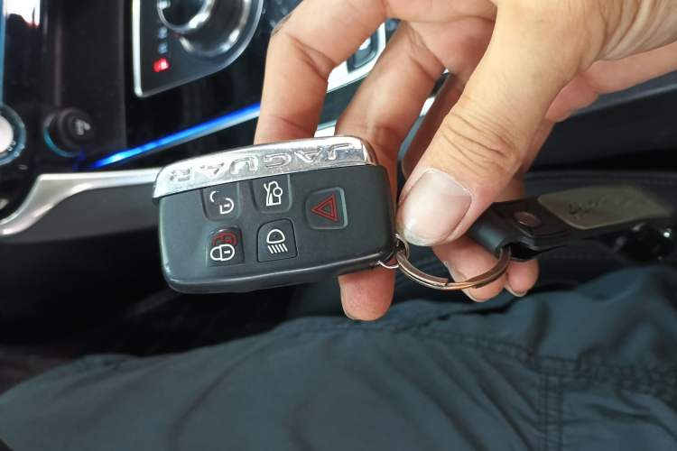 Used Jaguar XFL 2020 XFL 2.0T P200 Two-Wheel-Drive Rally Flag Edition