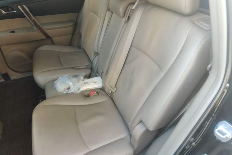 Used Toyota Highlander 2009 2.7L Two-Wheel Drive 7-Seater Luxury Edition
