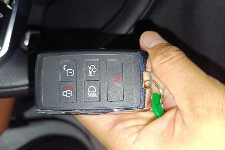 Used Jaguar XFL 2024 2.0T P300 Four-Wheel Drive Flagship Sport Gold Edition
