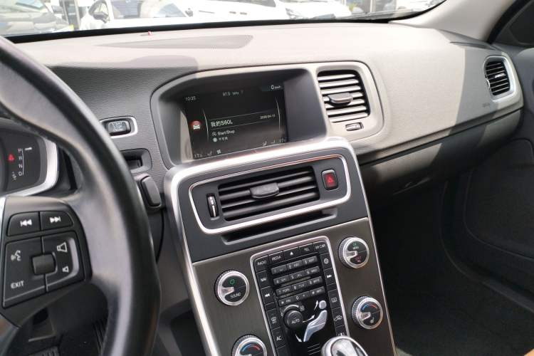 Used Volvo S60 2015 S60L T5 Intelligent Drive Edition Audio And AC Panel