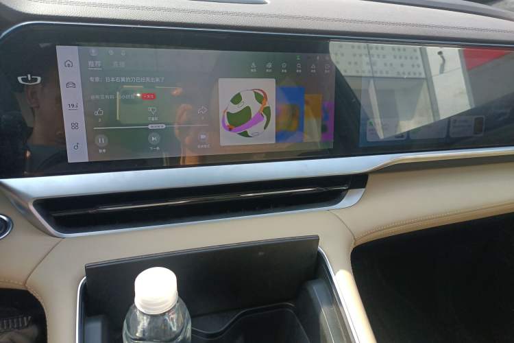 Used Geely Auto Monjaro L 2025 Dongfang Yao 2.0TD Automatic All-Wheel-Drive Wangyue Edition Audio And AC Panel