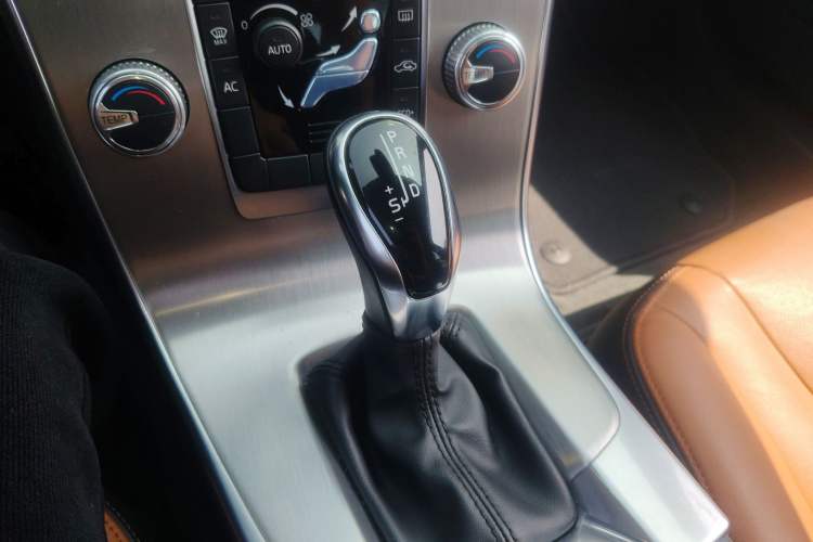 Used Volvo S60 2019 S60L T3 Intelligent Upgrade Edition Gear Lever