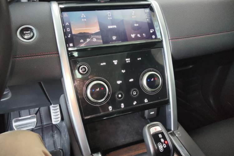 Used Land Rover Discovery Sport 2022 249 PS R-Dynamic S Performance Edition 5 Seats Audio And AC Panel