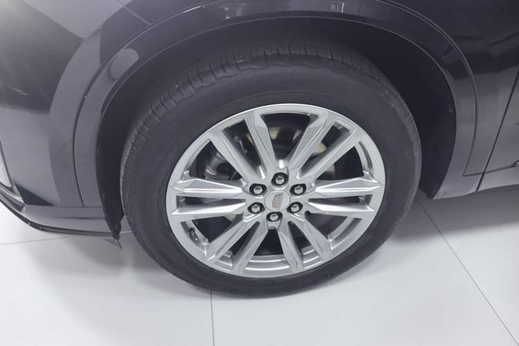 Used Cadillac XT6 2022 2.0T 7-Seater Four-Wheel Drive Luxury Version Left Front Wheel Hub