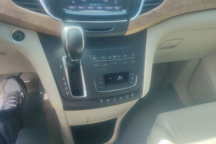 Used Buick GL8 2018 ES 28T Comfort Model China VI Standard