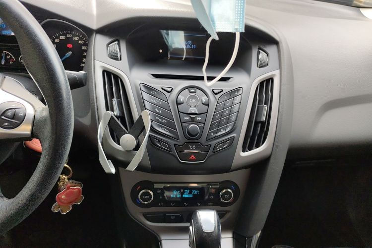 Used Ford Focus 2012 Sedan 1.6L Automatic Fashion Edition
