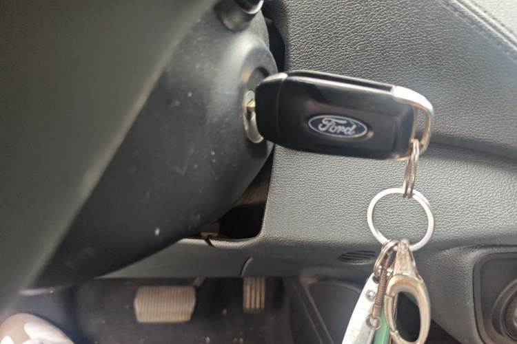 Used Ford Escort 2017 Happiness Edition 1.5L Automatic Fashion Version Vehicle Key