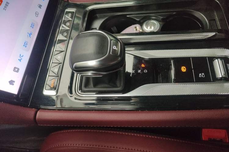 Used Hongqi H5 2023 1.5T HEV Smart Connect Flagship Edition Gear Lever