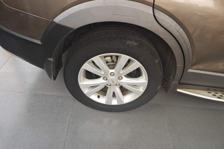 Used Chevrolet Captiva 2015 2.4L 4x4 Flagship Edition 7-Seater
