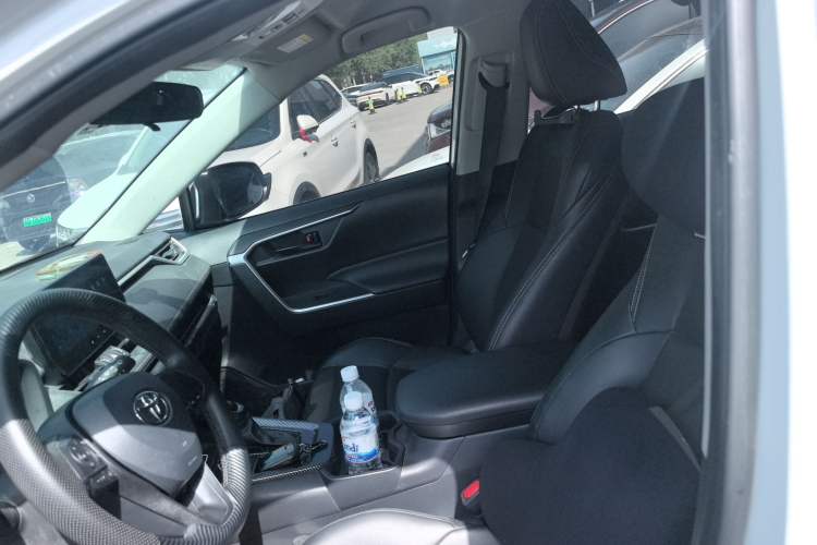 Used Toyota Wildlander 2023 2.0L CVT Two-Wheel Drive Leading Edition
