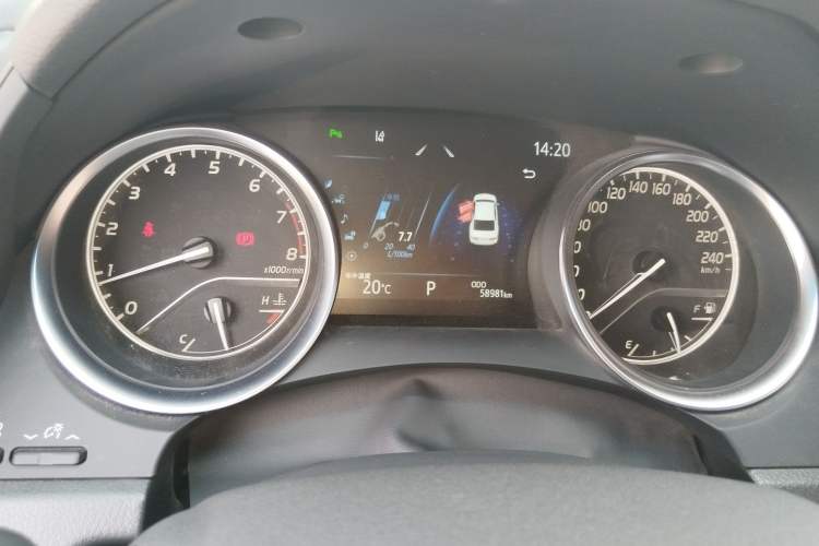 Used Toyota Camry 2021 2.0G Luxury Edition Odometer Close Up