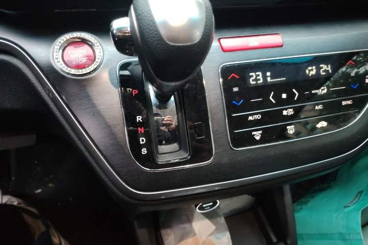 Used Honda Elysion 2016 2.4L Comfort Edition
