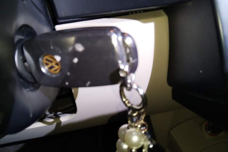 Used Volkswagen Beetle 2010 2.0 BlackOrange Comfort Edition Vehicle Key