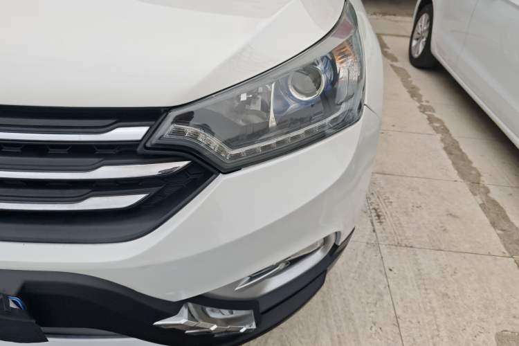 Used Dongfeng Aeolus AX7 2015 2.0L Automatic Zhiyi Trim
