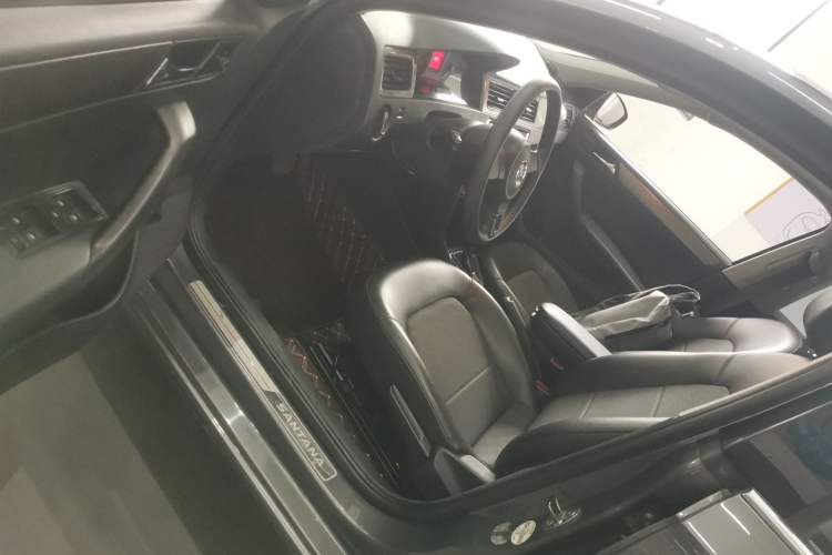 Used Volkswagen Santana 2013 1.6L Automatic Comfort Edition
