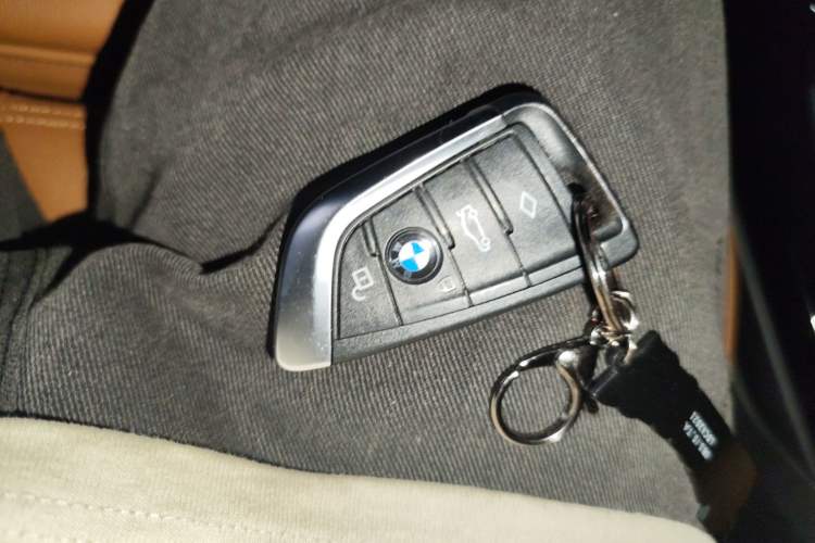 Used BMW X3 2019 xDrive28i Luxury Package Vehicle Key