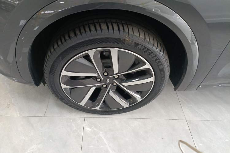 Used Li Auto L7 2024 Ultra Model Exterior 4