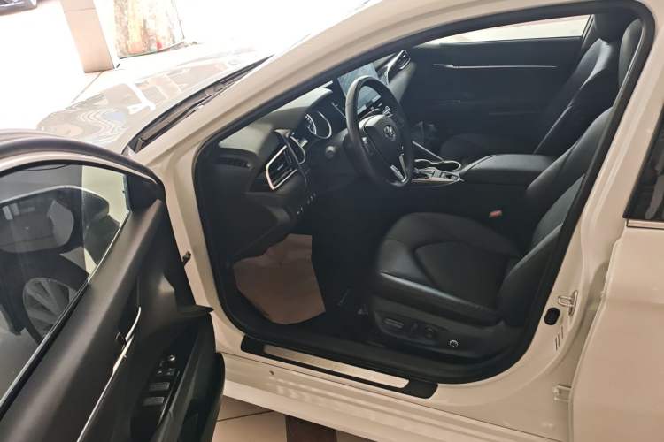 Used Toyota Camry 2021 2.0G Luxury Edition Driver Seat