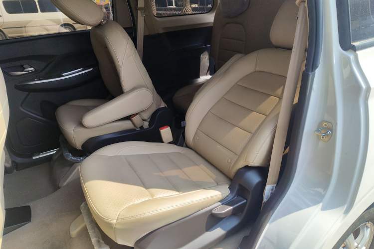 Used Wuling Hongguang 2019 1.5L S Comfort Edition China VI LAR
