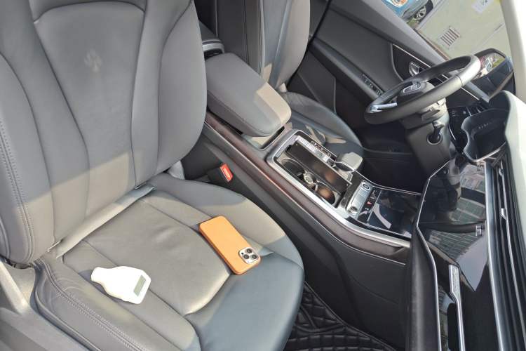 Used Audi Q8 2021 45 TFSI Luxury Prestige Edition Right Front Seat