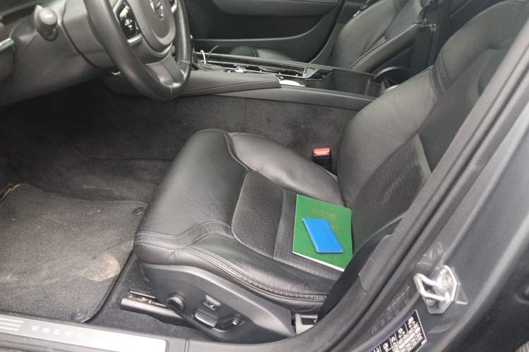 Used Volvo V90 2020 Cross Country T5 AWD Smart Range Edition Left Front Seat