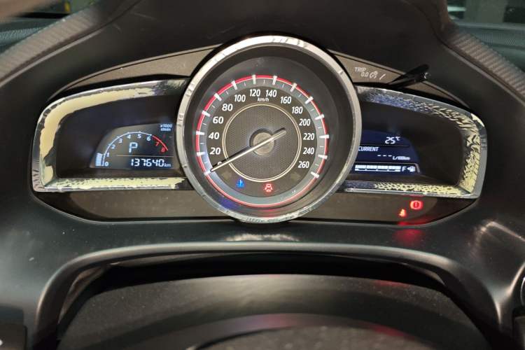 Used Mazda 3 Axela 2014 Sedan 1.5L Automatic Comfort Model
