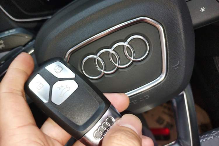 Used Audi Q5L 2022 40T Fashionable and Dynamic Model
