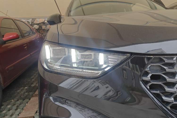 Used Wey VV5 2020 1.5T Two-Wheel Drive Smart Pioneer Right Front Headlight