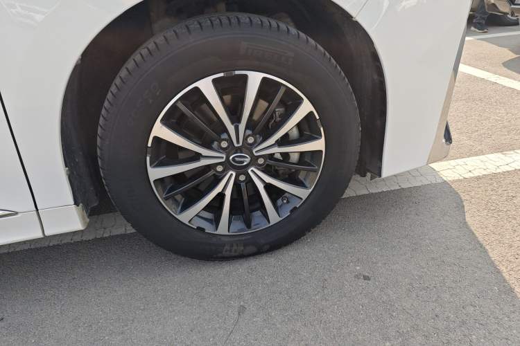 Used GAC Trumpchi M8 2021 Lingxiu Series 390T Deluxe Edition Right Front Wheel Hub