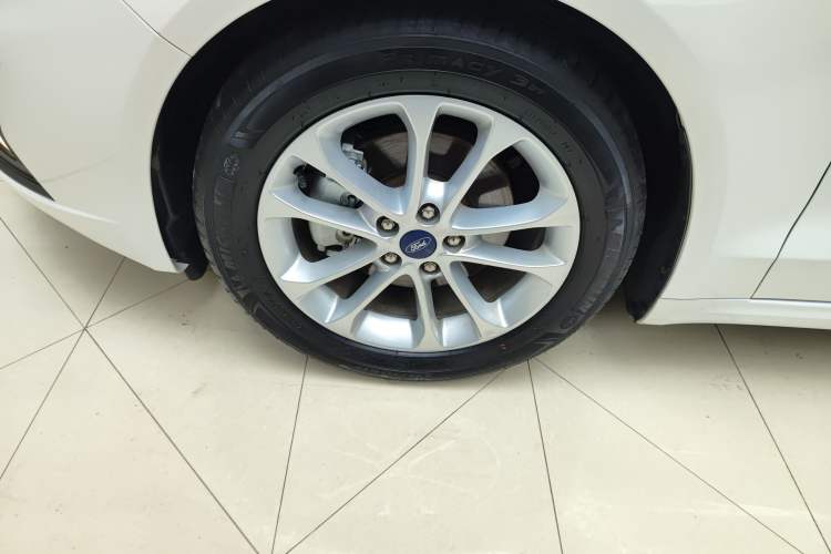 Used Ford Mondeo 2020 EcoBoost 180 Stylish Model Left Front Wheel Hub