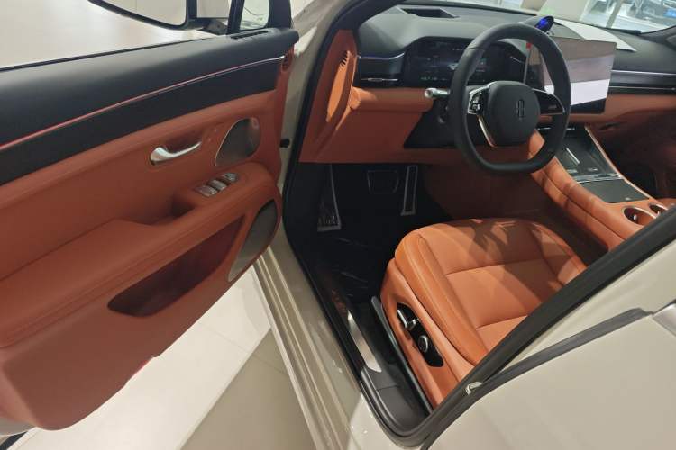 Used Hima AITO M5 2025 Extended-Range Ultra Rear-Wheel-Drive Version Driver Seat