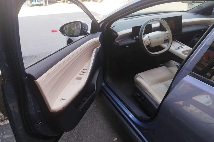 Used Nissan N6 2026 Model 180 Max Driver Seat