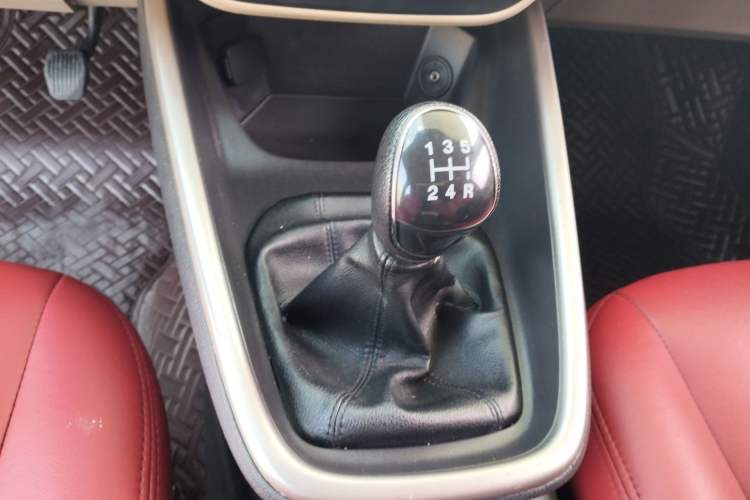 Used Ford Escort 2017 Revised Version 1.5L Manual Comfort Edition Gear Lever