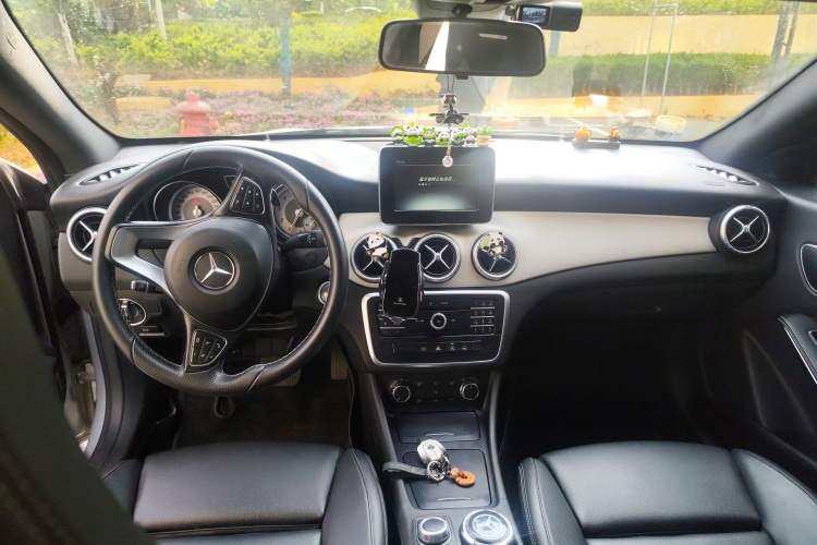 Used Mercedes-Benz CLA 2015 CLA 200 Center Console