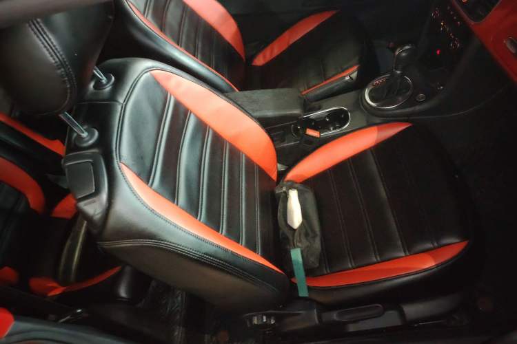 Used Volkswagen Beetle 2015 180TSI model Right Front Seat