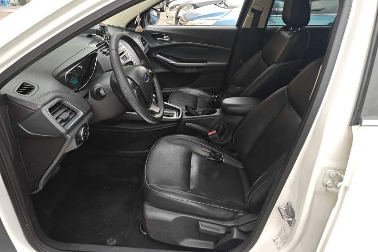 Used Ford Escort 2015 1.5L Automatic Fashion Model Left Front Seat