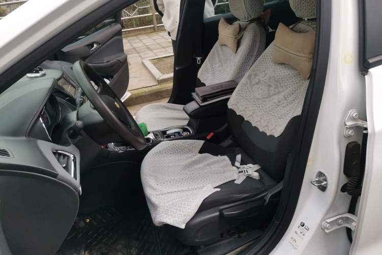 Used Chevrolet Cruze 2017 1.5L Automatic Pioneer Sunroof Edition Left Front Seat