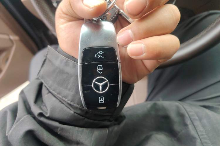 Used Mercedes-Benz E-Class 2018 Facelift E 200 L Vehicle Key