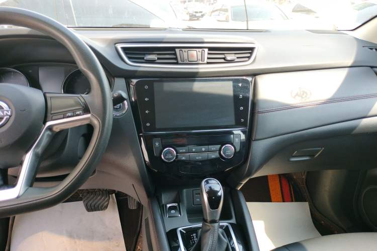 Used Nissan Qashqai 2023 Classic 2.0L CVT XV Comfort Edition Audio And AC Panel