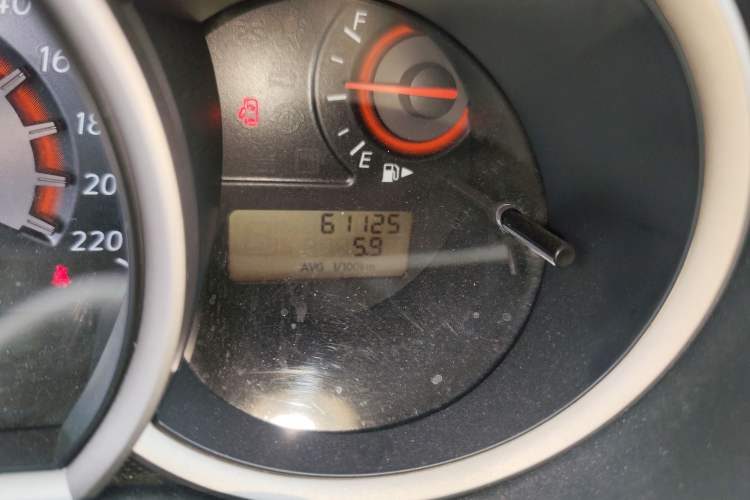 Used Nissan Sylphy 2016 Classic 1.6XE Manual Leading Edition Odometer Close Up