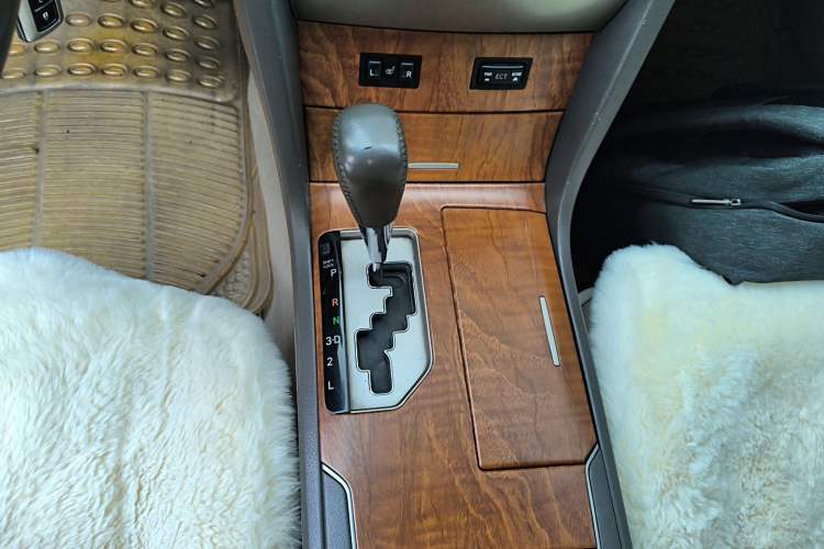 Used Toyota Camry 2011 200G Classic Anniversary Edition Gear Lever