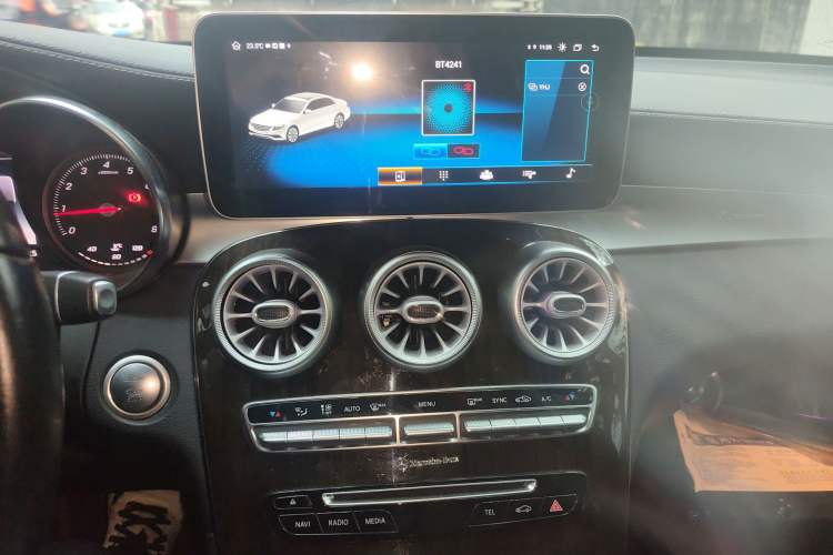 Used Mercedes-Benz GLC 2019 GLC 260 L 4MATIC Luxury Model Audio And AC Panel